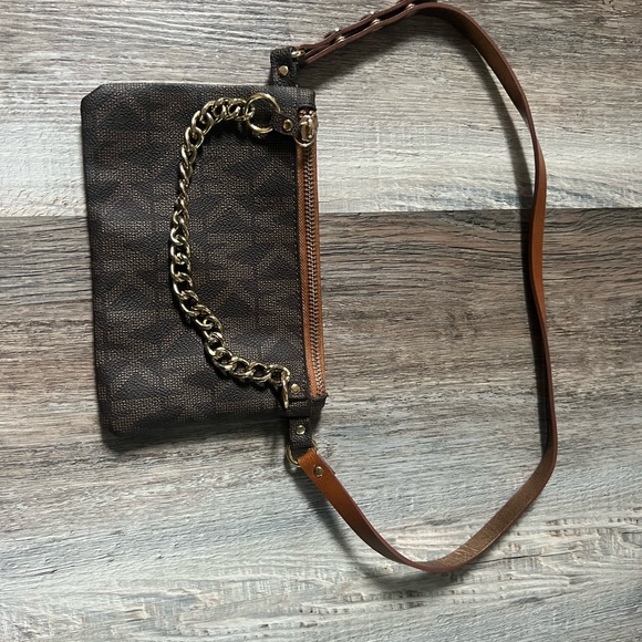 Michael Kors belt bag - Picture 3 of 4